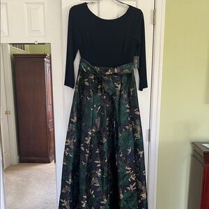 Jessica Howard  Navy and Green Formal Dress.NWT. Sz-12. Never worn